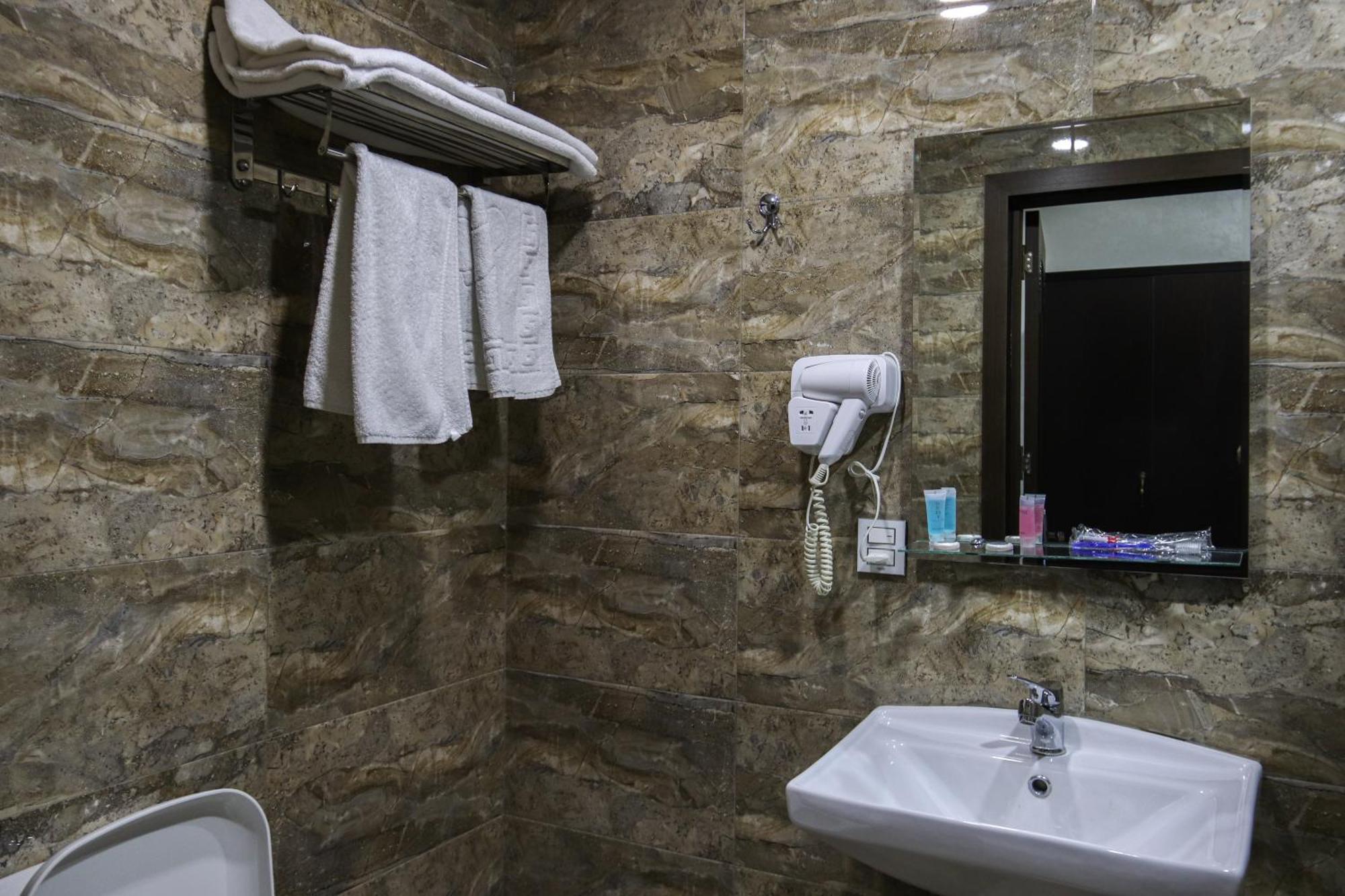 Kristal Inn Hotel Baku Bagian luar foto